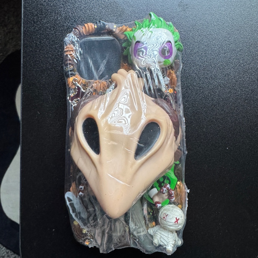 IPAD 10th GEN 10.9 INCH & IPHONE 13 PRO CUSTOM CASES